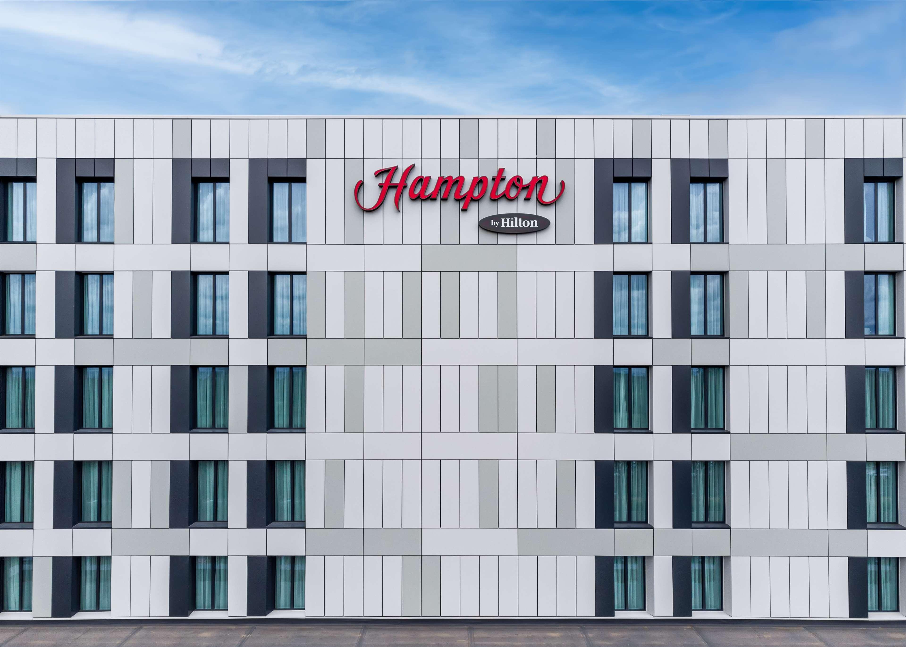 Hampton By Hilton High Wycombe Hotel ภายนอก รูปภาพ