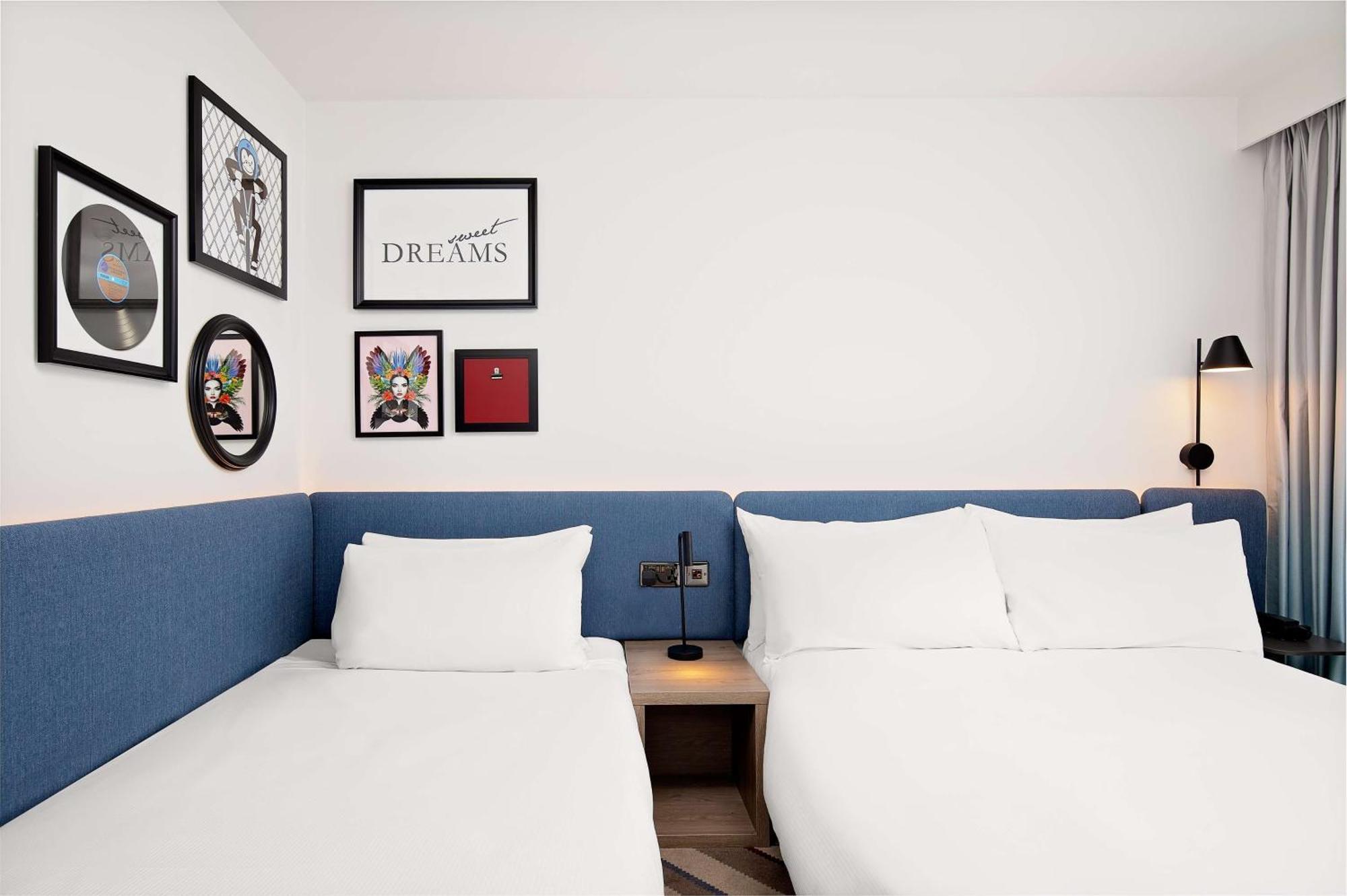 Hampton By Hilton High Wycombe Hotel ภายนอก รูปภาพ