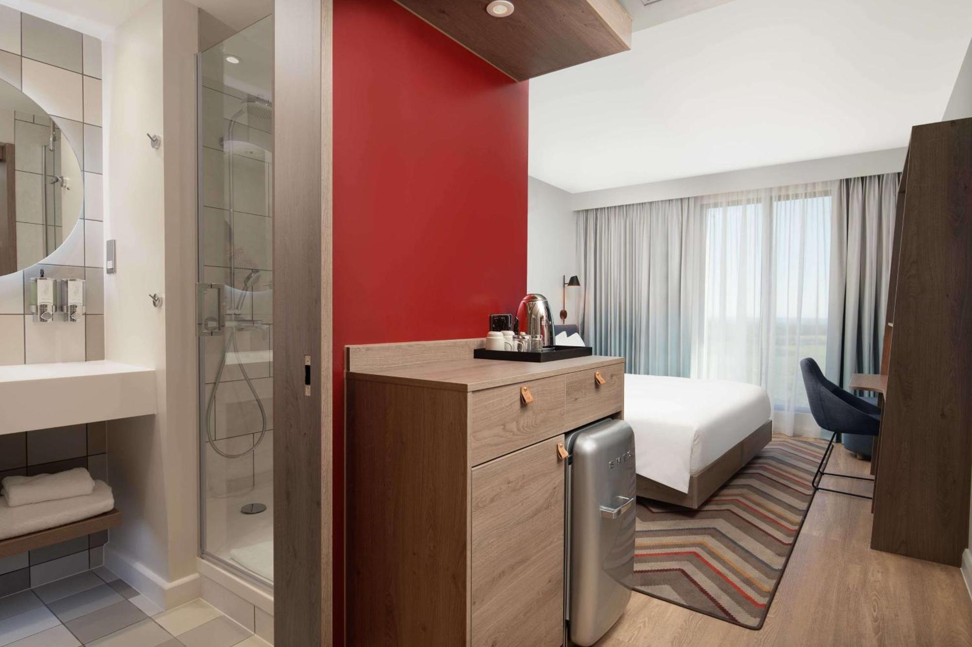 Hampton By Hilton High Wycombe Hotel ภายนอก รูปภาพ
