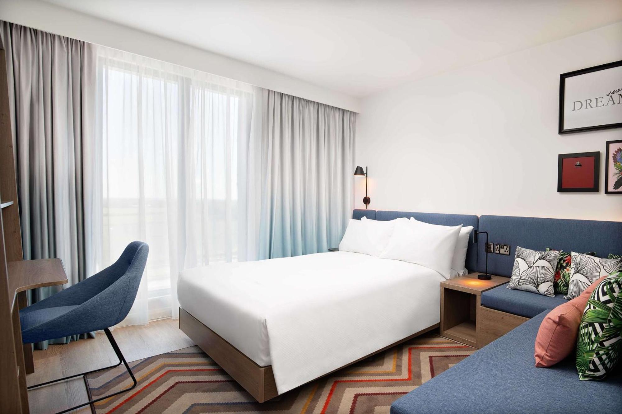 Hampton By Hilton High Wycombe Hotel ภายนอก รูปภาพ