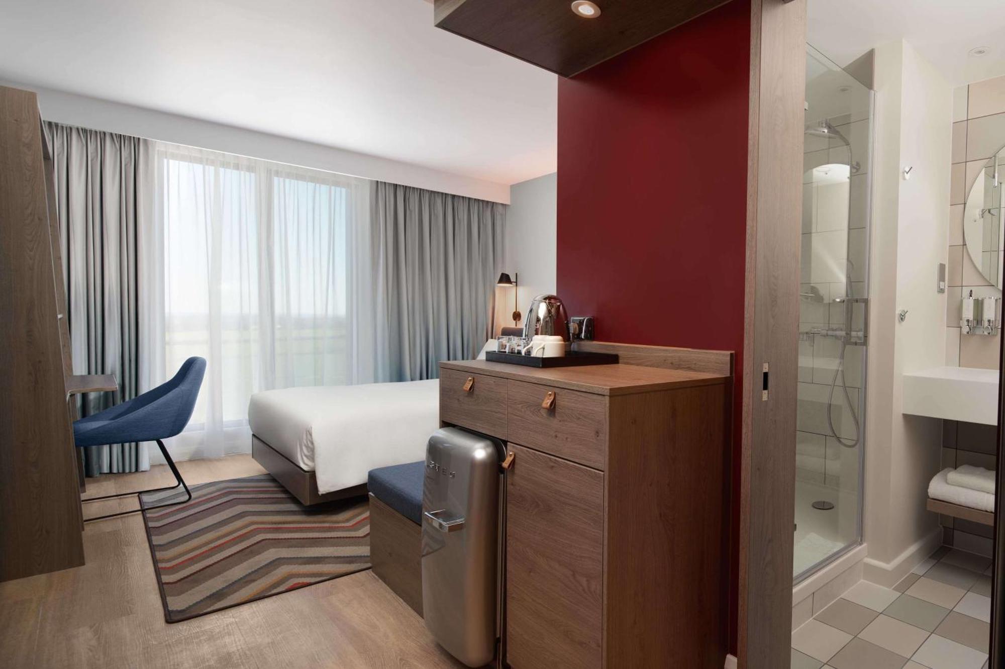 Hampton By Hilton High Wycombe Hotel ภายนอก รูปภาพ