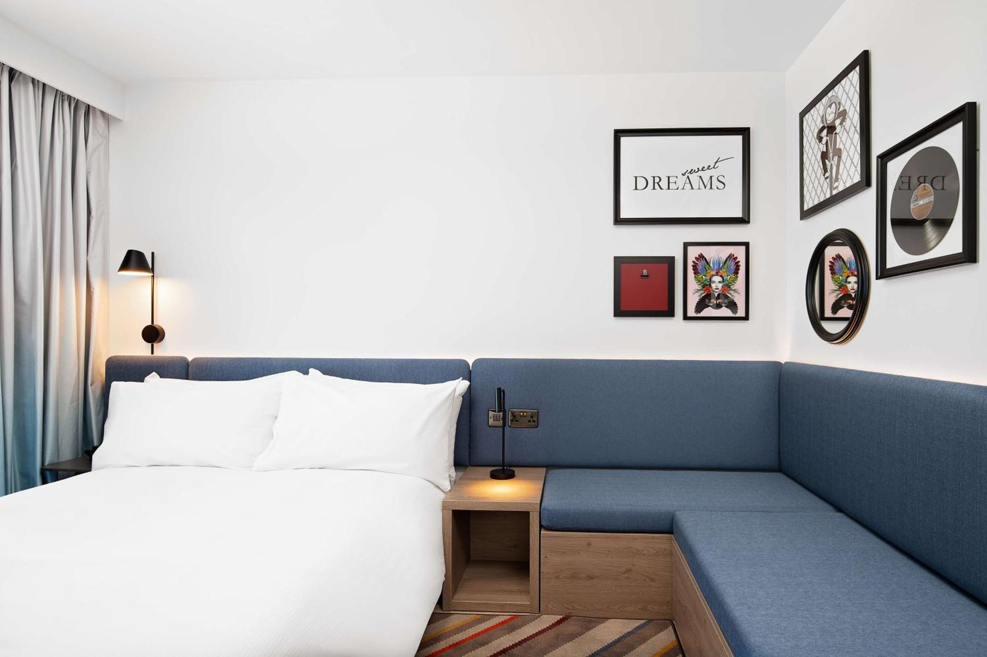 Hampton By Hilton High Wycombe Hotel ภายนอก รูปภาพ