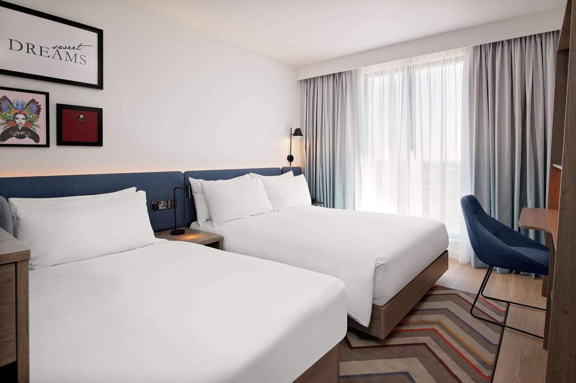 Hampton By Hilton High Wycombe Hotel ภายนอก รูปภาพ