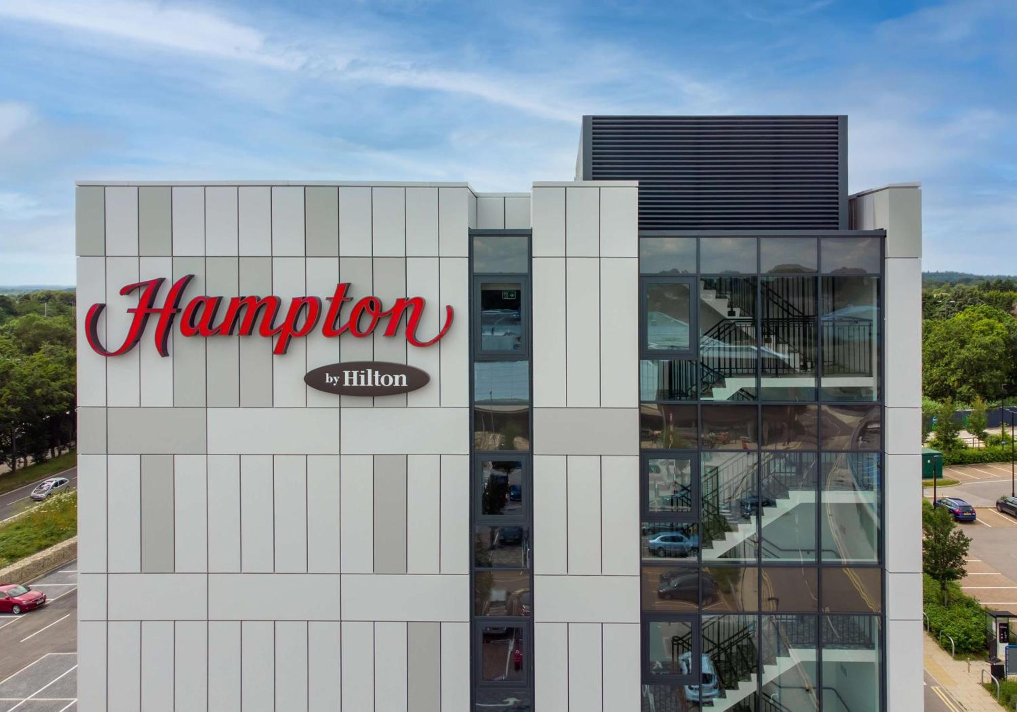 Hampton By Hilton High Wycombe Hotel ภายนอก รูปภาพ